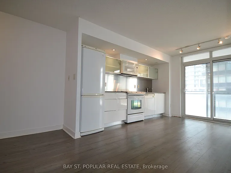 4K Spadina Ave #629 — Photo 3