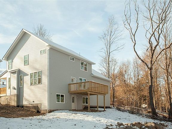 3rd image of 15 Kearney Ave