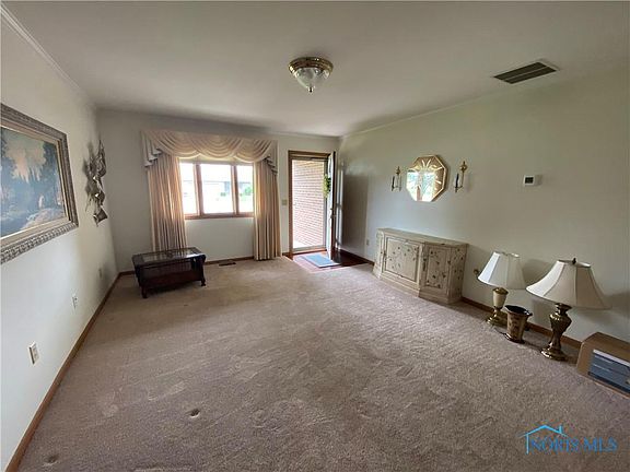2nd image of 524 Woodpointe Dr