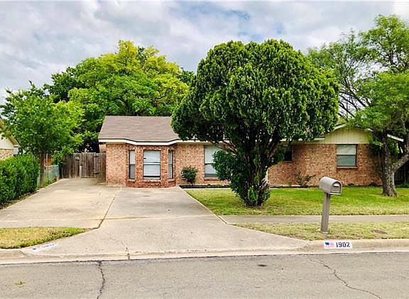 3rd image of 1902 Nimitz Dr