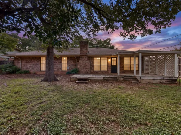4909 Caliente Dr, Arlington, TX 76017