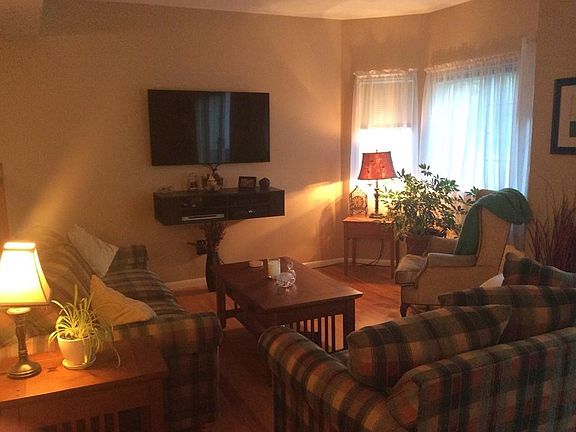 3rd image of 122 Tall Oaks Dr Unit Q