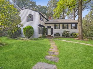 1020 Summit Ln, Mountainside, NJ 07092