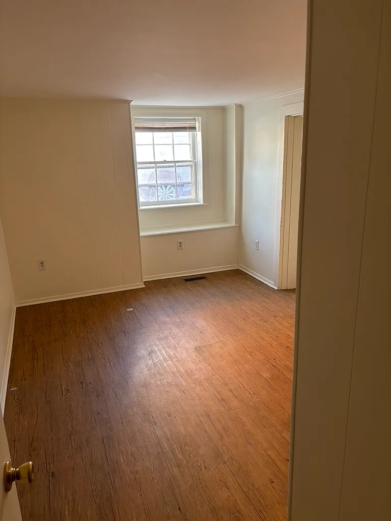 Building Photo - 602 Columbia St #1