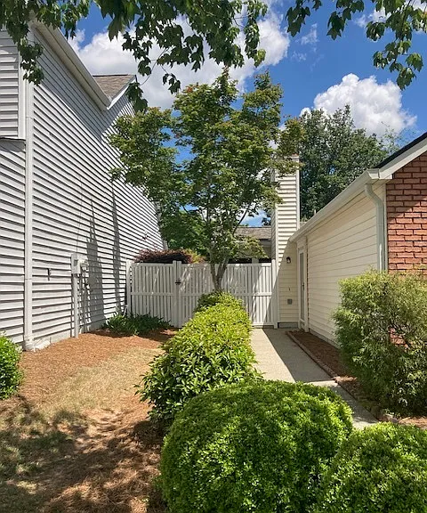 3312 Avensong Village Cir — Photo 2