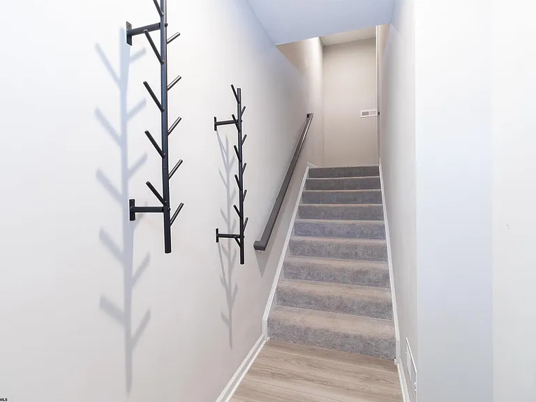 23 Dover Ct — Photo 3