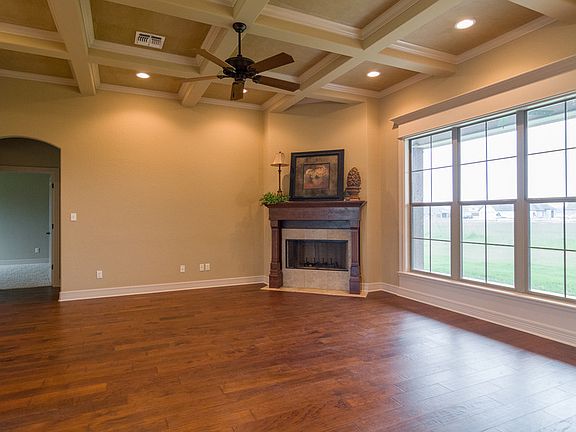 5th image of 295 Diane Ln