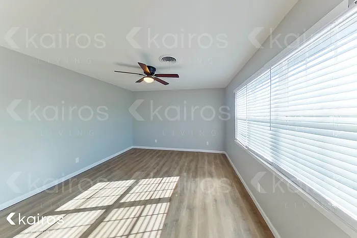 4405 Crockett St — Photo 3