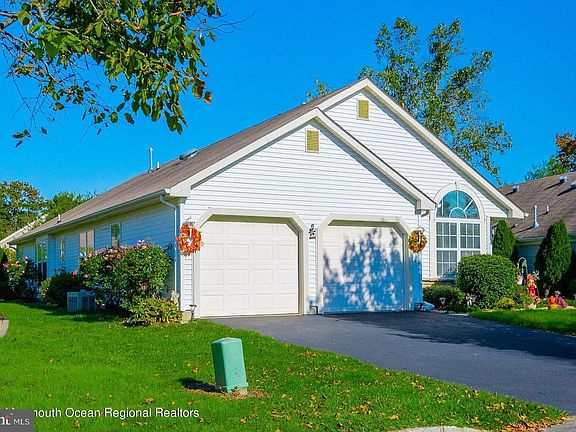 4th image of 24 Pine Hollow Ln