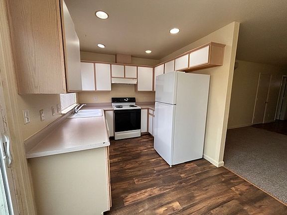 2nd image of 296 Sweetwater Cir #Swe0296-b
