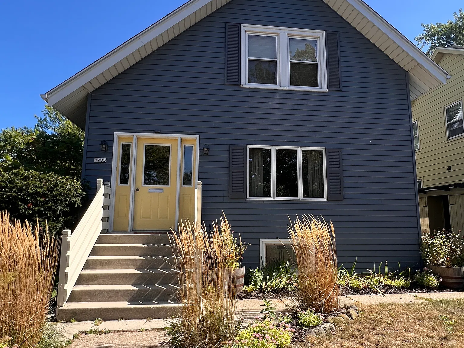 3 bed, 1.5 bath, 1464 sqft, $2,195 — Photo 2