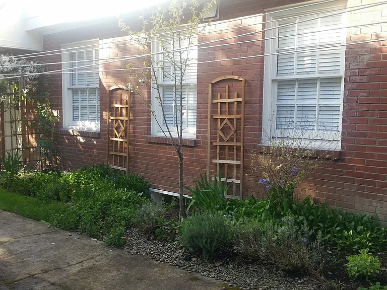 Broadmoor Manor — Photo 43