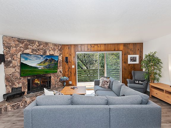 5th image of 543 Community Dr