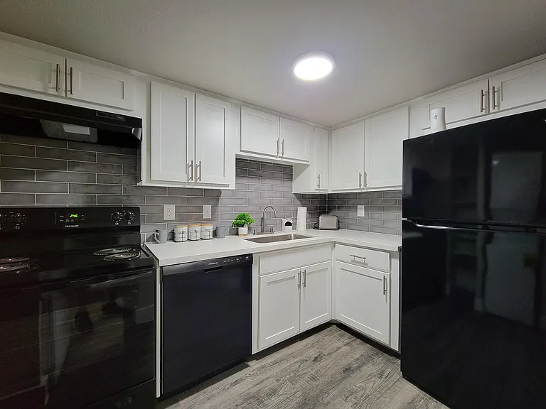 Arcata Townhomes — Photo 18