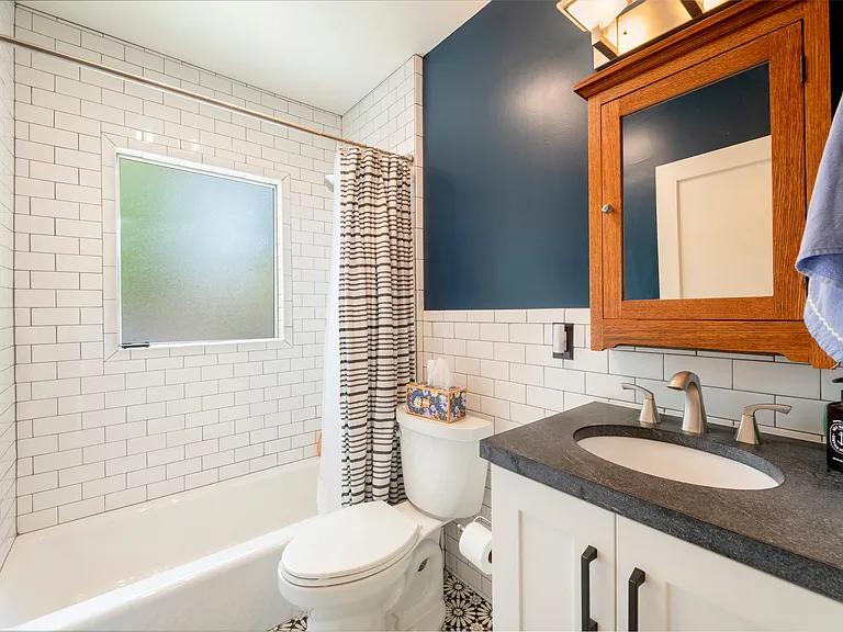 587 E Sherman Ave — Photo 14