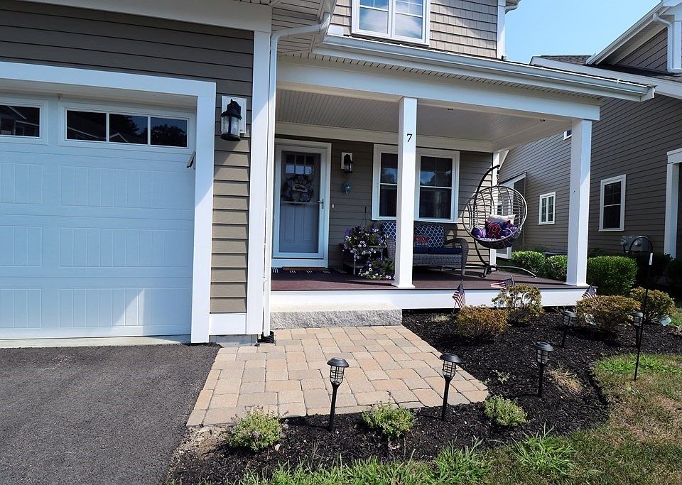 1st image of 7 Longwood Ln #7