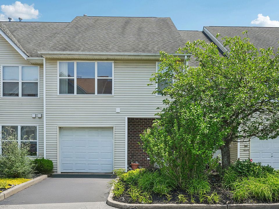 1st image of 12 Deer Ct Drive