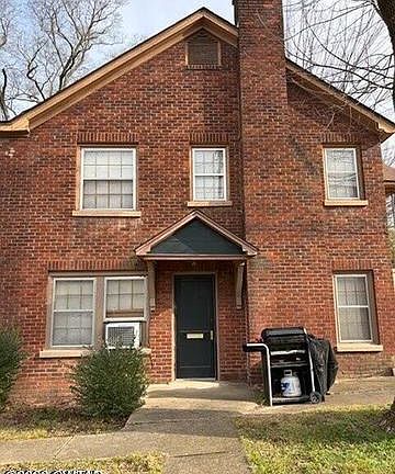 4th image of 202 College St