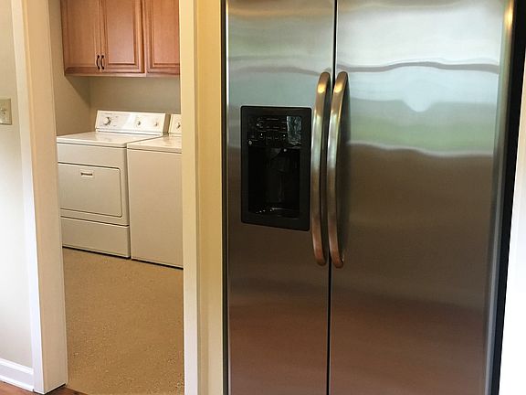 Space-saving fridge alcove!