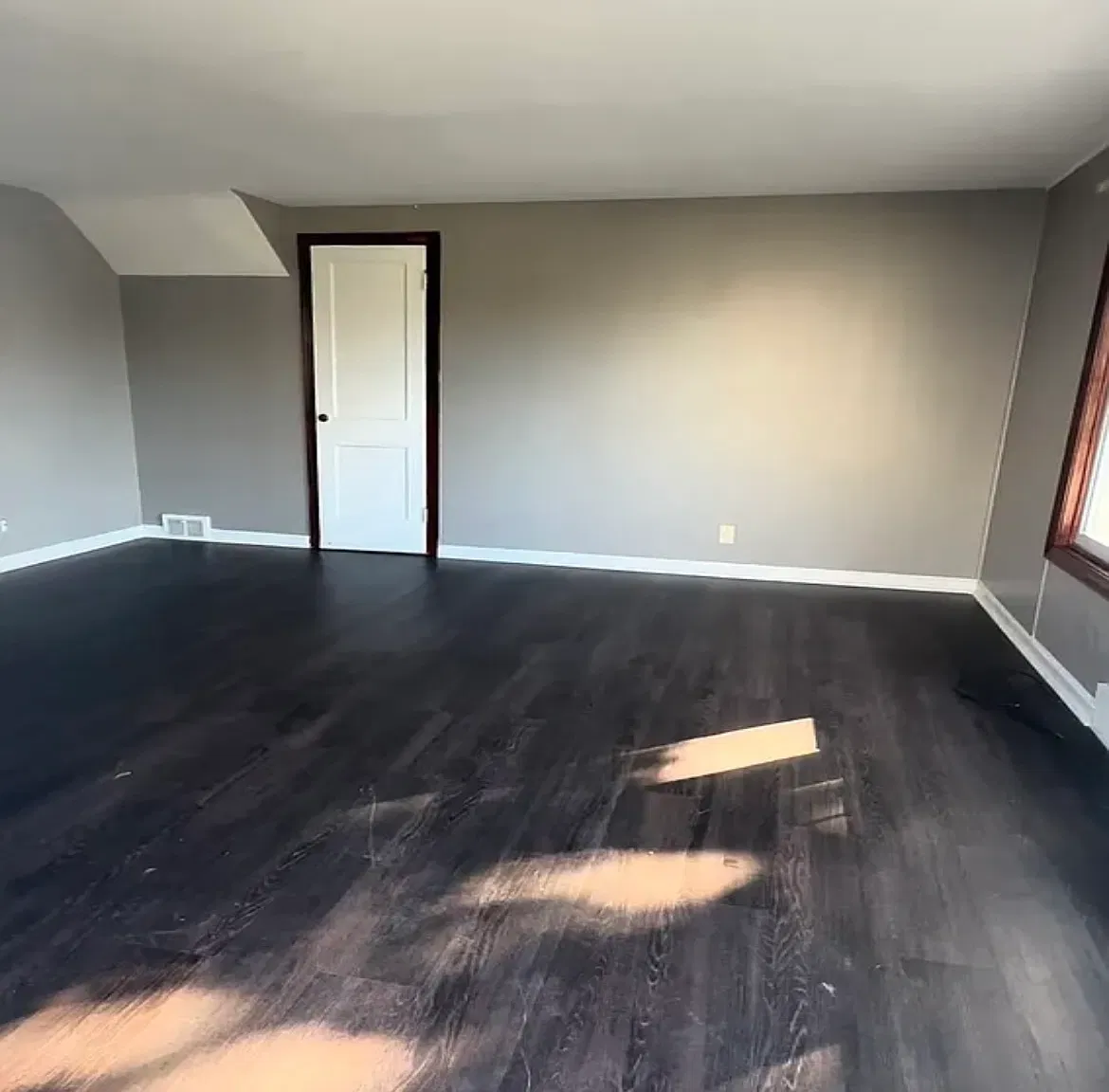 1 bed, 980 sqft, $1,050 — Photo 1