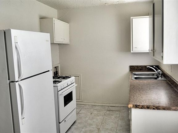 2nd image of 4755 Harper Dr