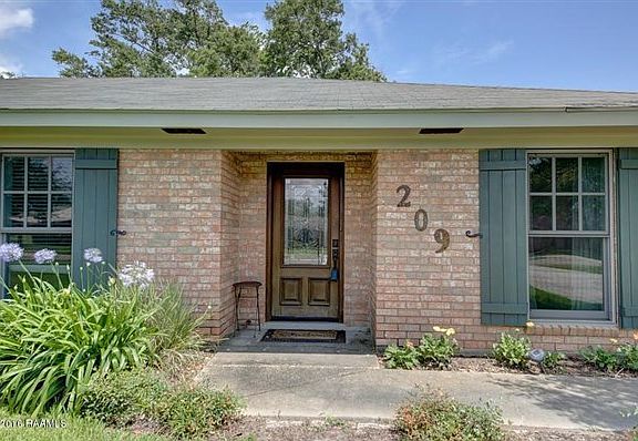 3rd image of 209 Estate Dr