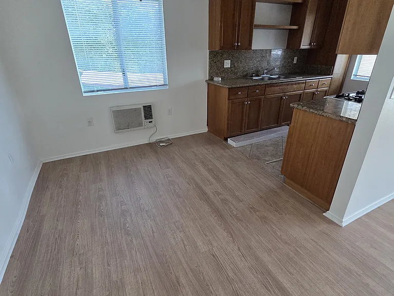 529 N Alfred St #6 — Photo 5