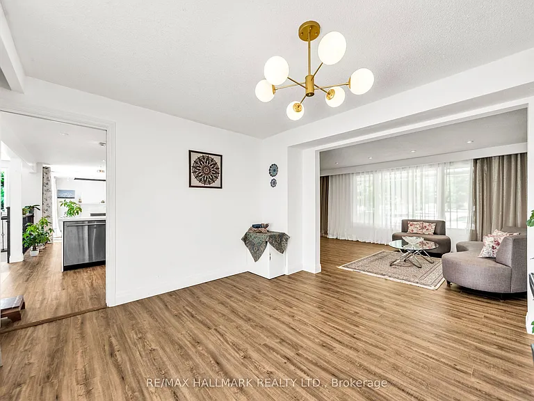 39 Sunnywood Cres — Photo 10