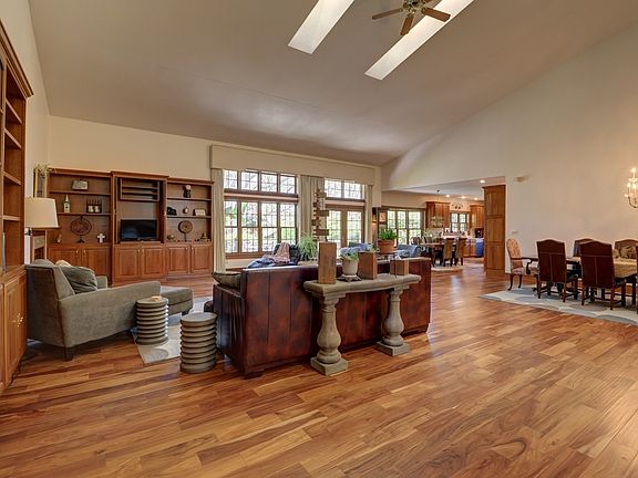 5th image of 3900 Valley Oaks Dr