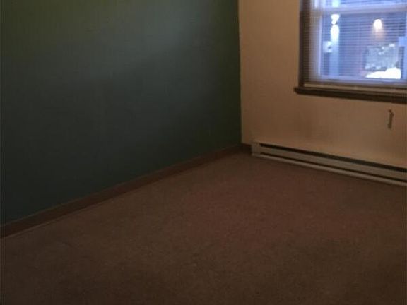 4th image of 414 Dousman St APT 3