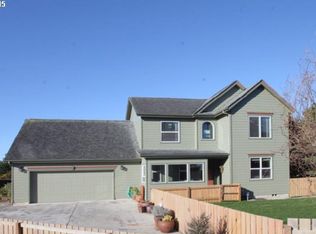 2906 Ruby Ct, Bandon, OR 97411