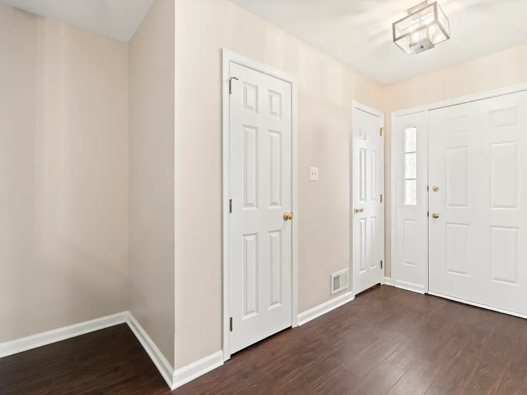 5 Ogden Ct — Photo 7