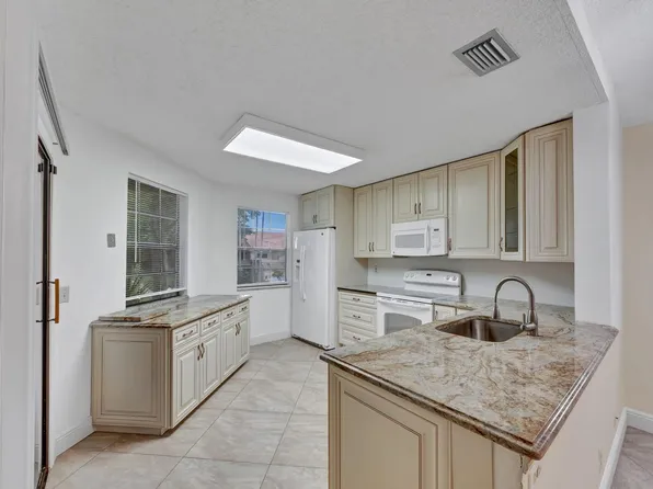 6698 Montego Bay Blvd APT F, Boca Raton, FL 33433