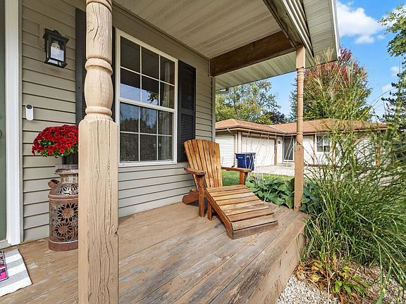 3rd image of 2019 Cottonwood Dr