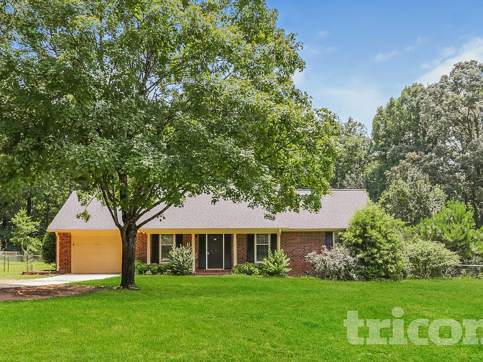 1st image of 33 Eva Ln