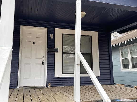 4th image of 733 S Phoenix Ave #B