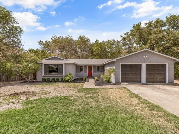 901 Timberline Ct, Benbrook, TX 76126