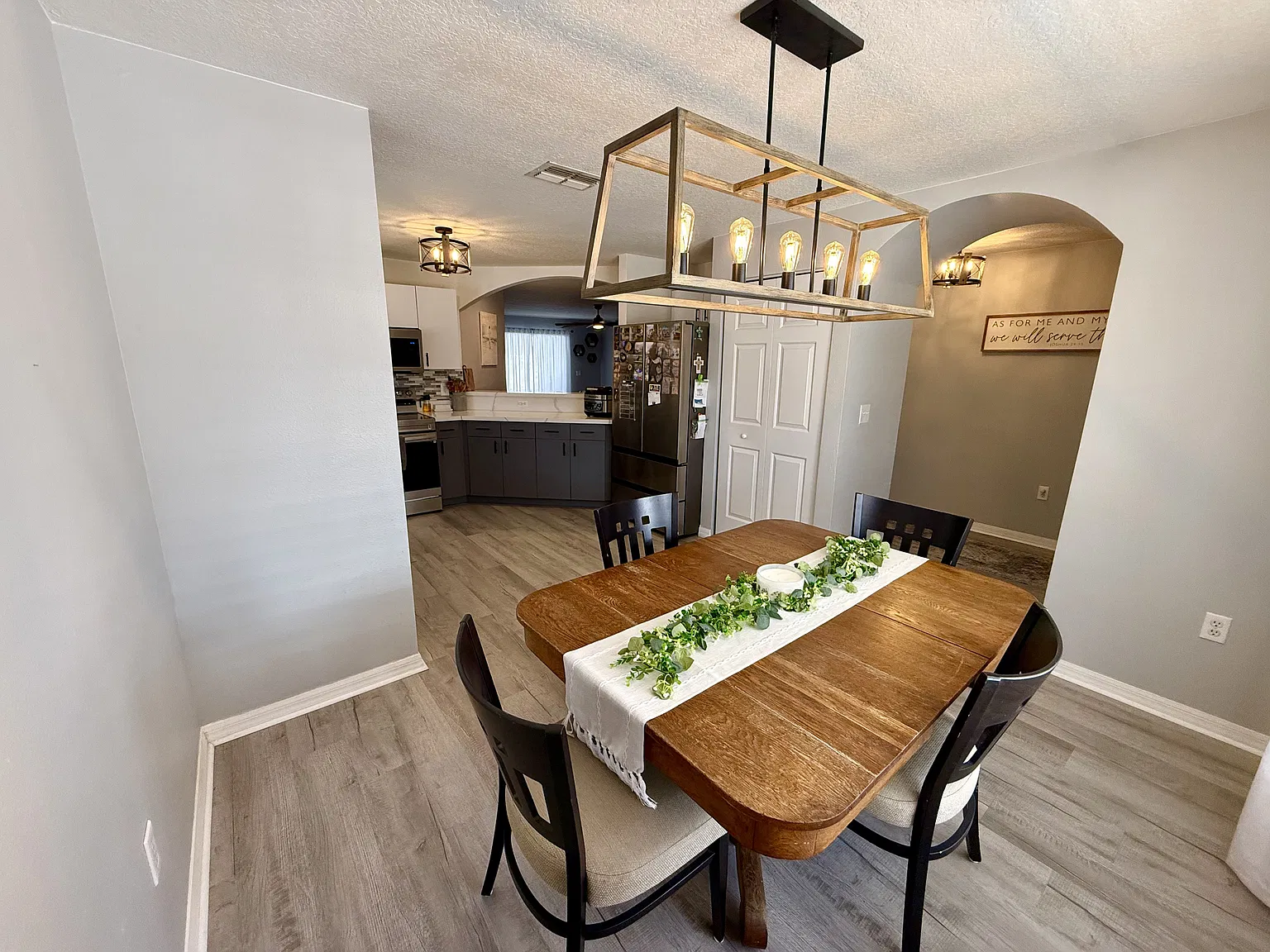 3 bed, 1444 sqft, $2,450 — Photo 4