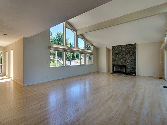 4th image of 20320 Pine Mountain Dr