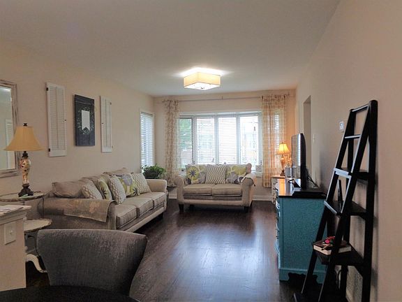 2nd image of 3739 Kenilworth Ave