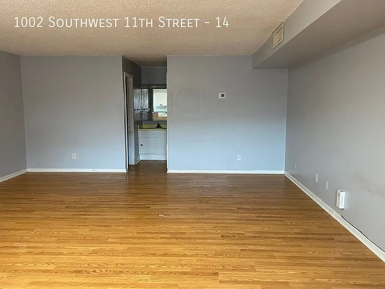 1002 SW 11th Ave #14 — Photo 4