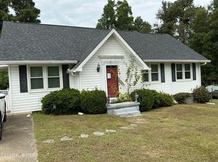 105 McArthur Ln, Clinton, NC 28328