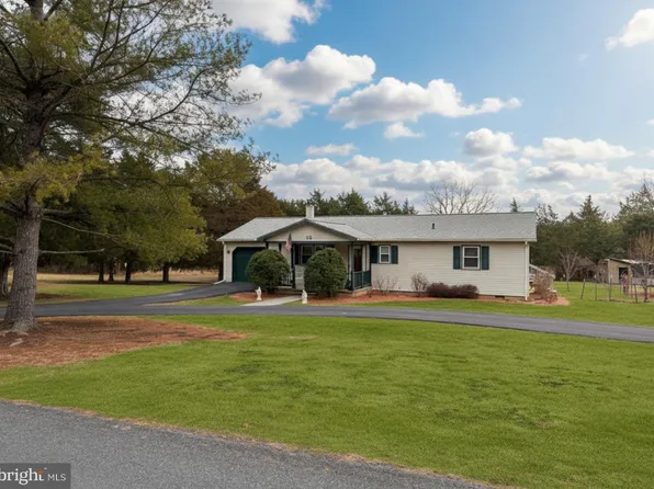 15 River Lakes Dr, Strasburg, VA 22657