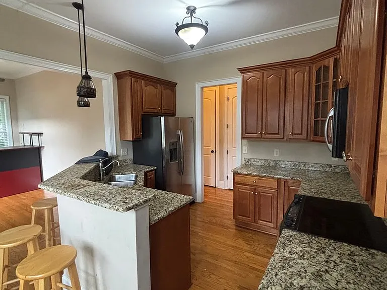 1010 Woodrow St — Photo 5