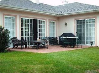 208 Montecito Cres, Melville, NY 11747