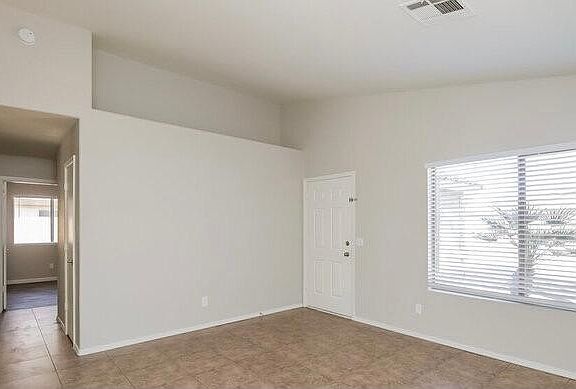 5th image of 1032 Yuma Ave