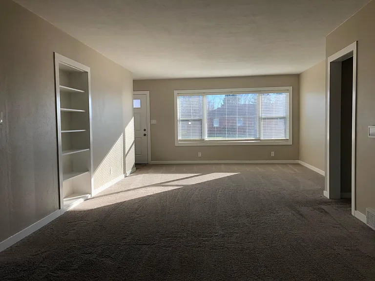202 SE Park View Dr — Photo 10