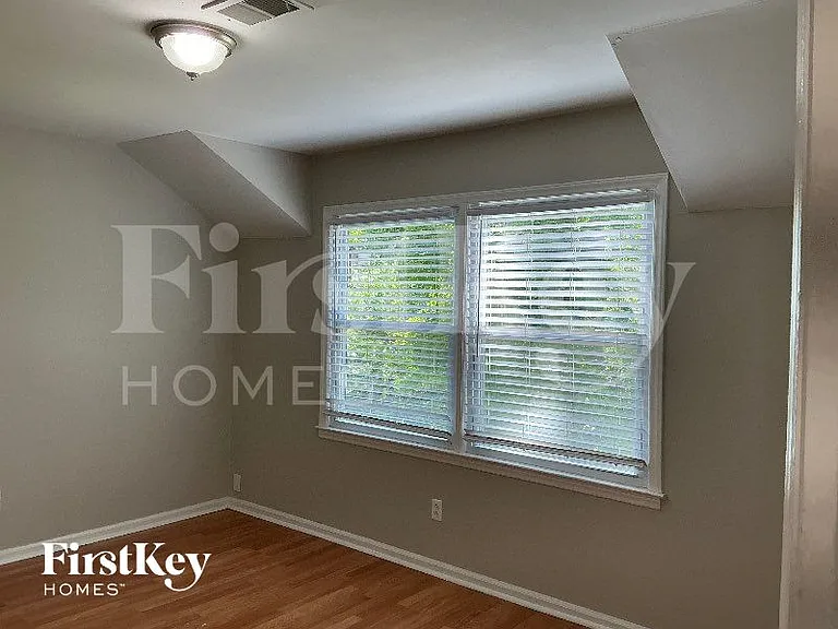 3313 Cross Winds Rd — Photo 8