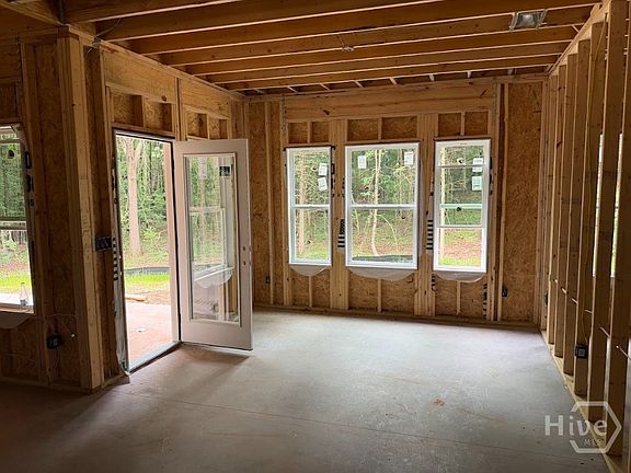 5th image of 105 Carlan Road