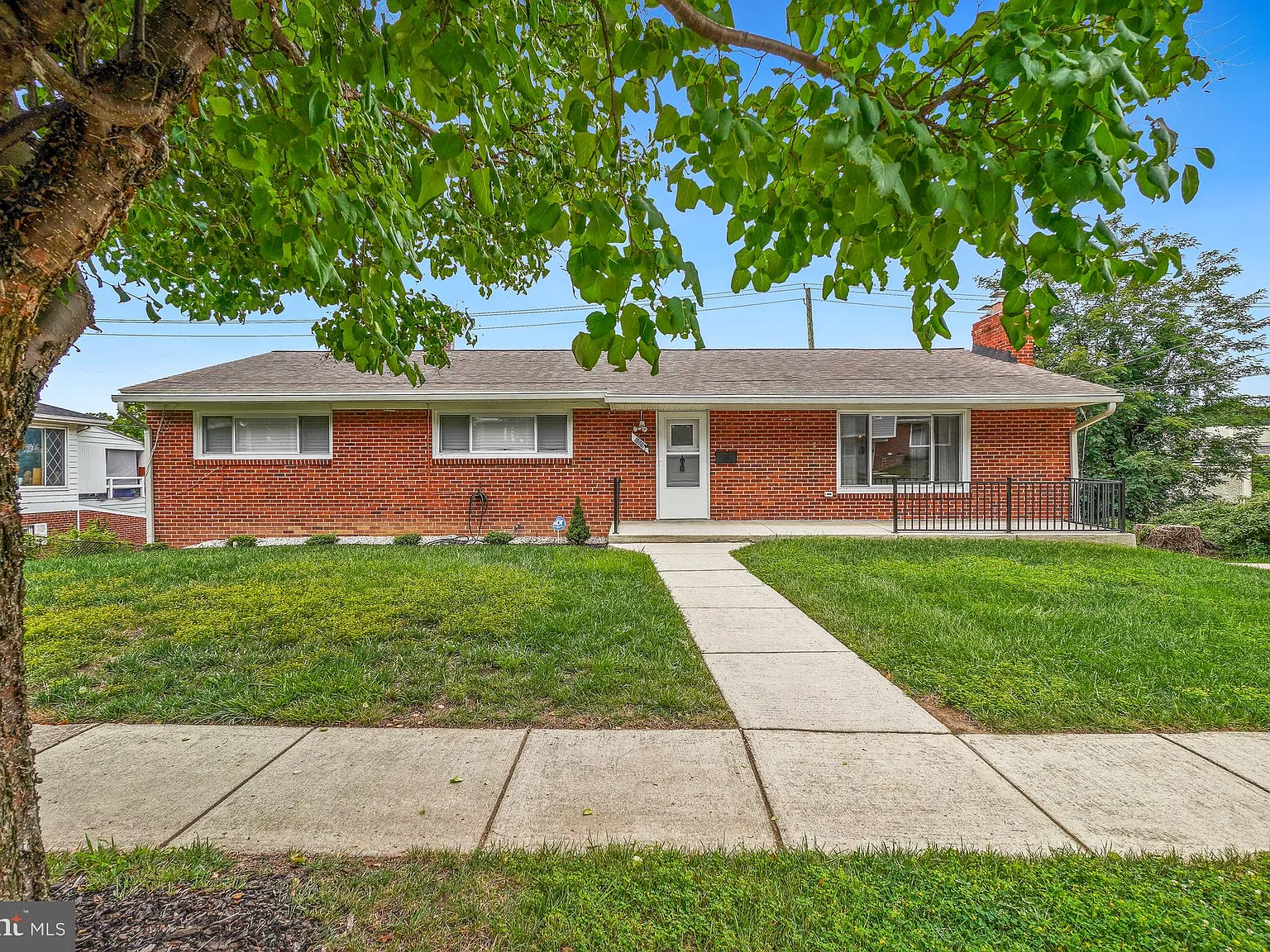5 bed, 3.0 bath, 1596 sqft, $3,600 — Photo 1